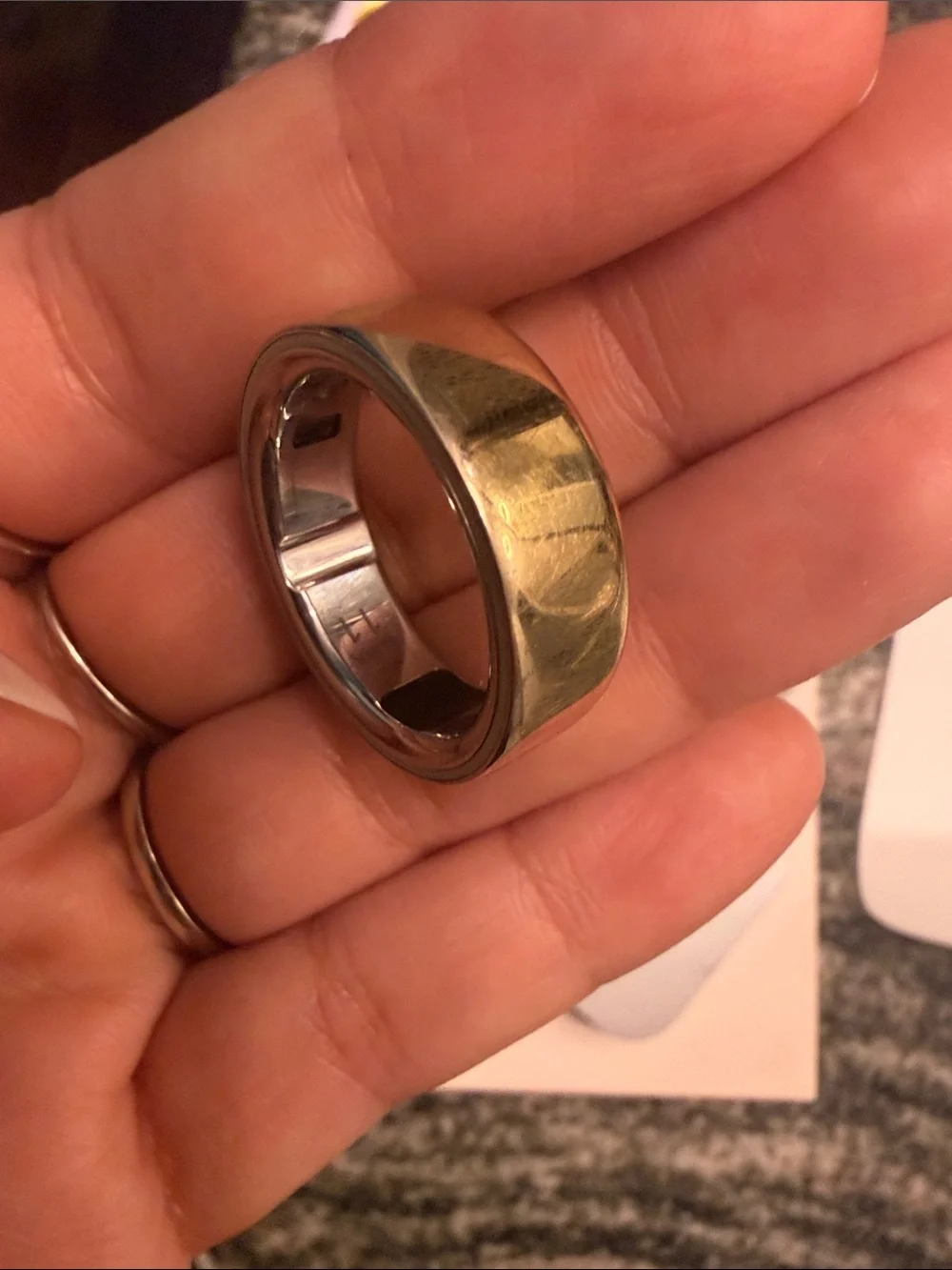 Oura Gold Ring Size 11 & Silver Charging Dock with Gray Cable